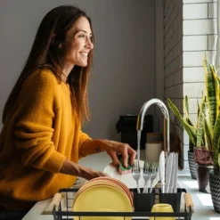 Relaxdays Scolapiatti Da Appoggio Per Lavello, Portaposate & Vaschetta Raccogli Acqua, Gocciolatoio Per Cucina, Nero -Wenko Negozio 34510408 3