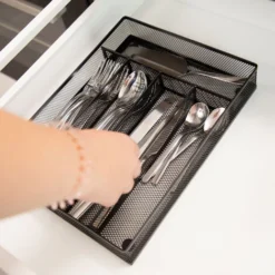 Relaxdays 1002251255 Portaposate Da Cassetto In Metallo Forato, Aperto, Misura M, HxLxP: 5 X 23,5 X 31,7 Cm, Argento 9 Relaxdays 1002251255 Portaposate Da Cassetto In Metallo Forato, Aperto, Misura M, HxLxP: 5 X 23,5 X 31,7 Cm, Argento -Wenko Negozio 51970874 5